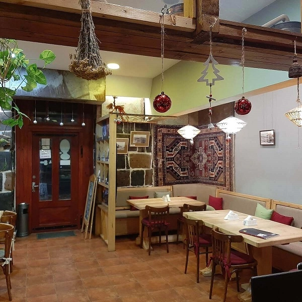 Ресторан Gwoog Gastrohouse в Гюмри: Ресторан, Армянская кухня, Традиционная кулинария, Еда навынос, Семейный ужин, Аутентичная еда,