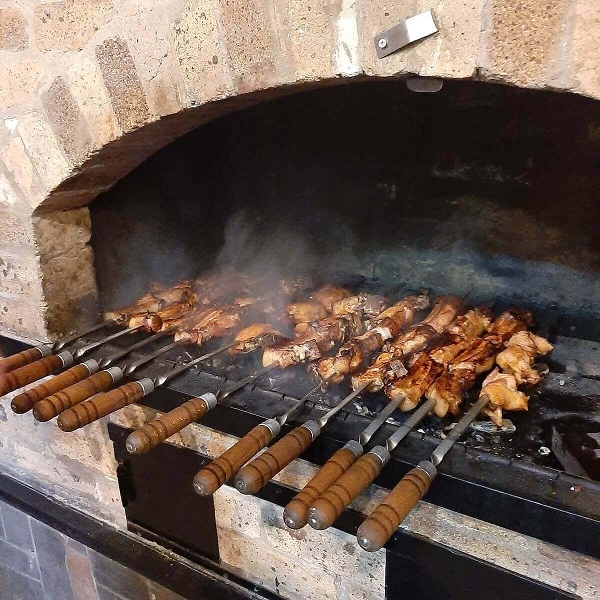 Ресторан Gwoog Gastrohouse в Гюмри: Ресторан, Армянская кухня, Традиционная кулинария, Еда навынос, Семейный ужин, Аутентичная еда,