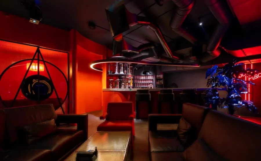 Лаундж-бар HookahPlace Futura в Москве: Коктейльный бар, Винная карта, Живая музыка, Заказ столиков, VIP-зал,