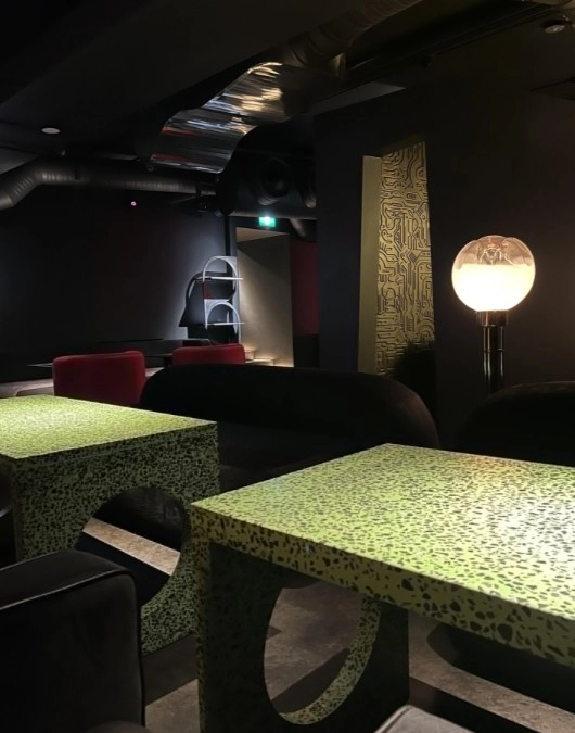 Лаундж-бар HookahPlace Futura в Москве: Коктейльный бар, Винная карта, Живая музыка, Заказ столиков, VIP-зал,