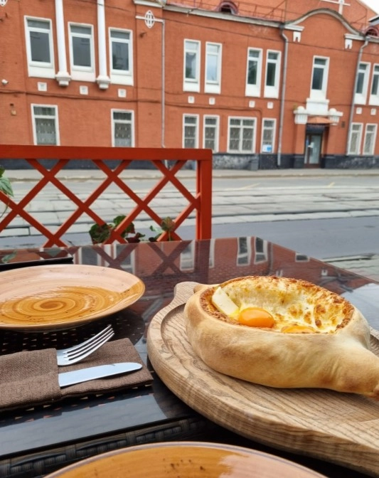 Кафе Хинкали vs Бургеры в Москве: Грузинская кухня, Заказ столиков, Летняя терраса, Бургеры, VIP-зал,