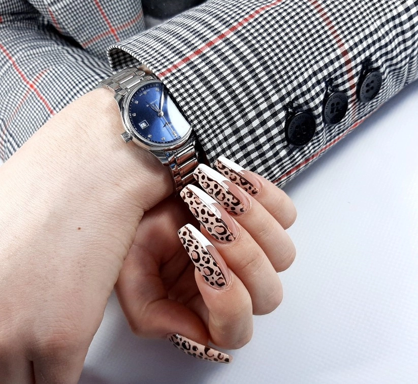 Студия красоты Irina krutik. Nails & beauty в Санкт-Петербурге: Ногтевая студия, Эпиляция, Ресницы и брови, Услуги косметолога,