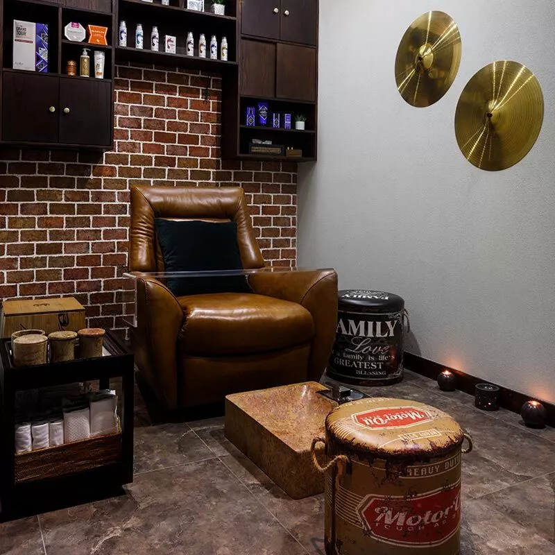 Мужской спа салон Jazz Lounge Spa в Avenue Mall в Дубаи: Мужское спа , Уход для мужчин, Барбершоп , Уход за бородой , Массаж для мужчин , Уход за кутикулами ,