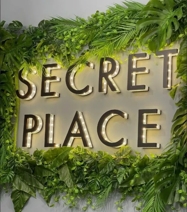 Салон красоты SECRET PLACE  в  Санкт-Петербурге