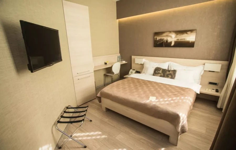 Hotel Prince Hall в Белграде: Отель, Путешествие, Чилим,