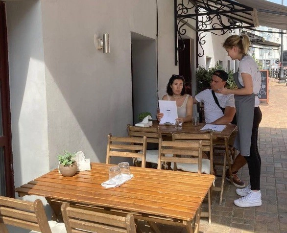 Ресторан Le Gosse в Минске: Белорусская кухня, Бизнес-ланч, Проведение банкетов, Винная карта, Летняя терраса, Заказ столиков, Салаты, Супы, Стейки, Авторская кухня,