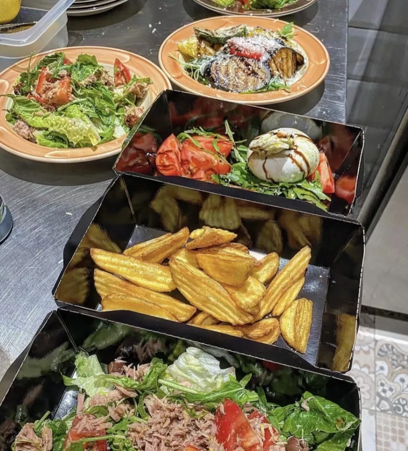 Кафе-пиццерия Forno D`oro в Сочи: Итальянская кухня, Пицца, Летняя терраса, Dog friendly, Паста, Ресторан, Покушать,