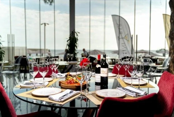 Бар Bellini Bar в Адлере: Еда, Вино, Бар, Ресторан, Клуб, Европейская кухня, Живая музыка, Танцы, Вкусно, Банкет,