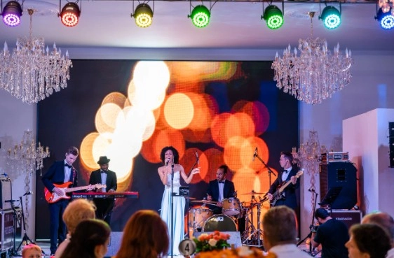 Бар Bellini Bar в Адлере: Еда, Вино, Бар, Ресторан, Клуб, Европейская кухня, Живая музыка, Танцы, Вкусно, Банкет,