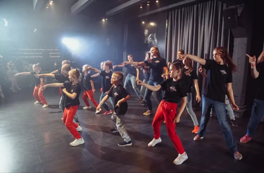 Школа танцев Promodance в Екатеринбурге: Тренировка, Хип-хоп, Аренда, Хореография, Танцы, Учимся,