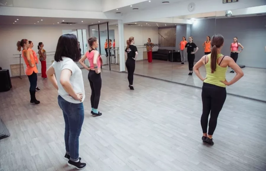 Школа танцев Promodance в Екатеринбурге: Тренировка, Хип-хоп, Аренда, Хореография, Танцы, Учимся,