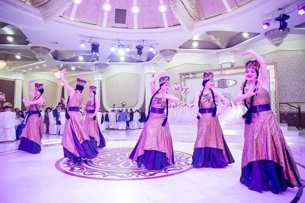 Ресторан Victoria Wedding Hall в Гюмри: Ресторан, Торжества, Мероприятия, Фейерверк, Банкет, Для влюбленных,