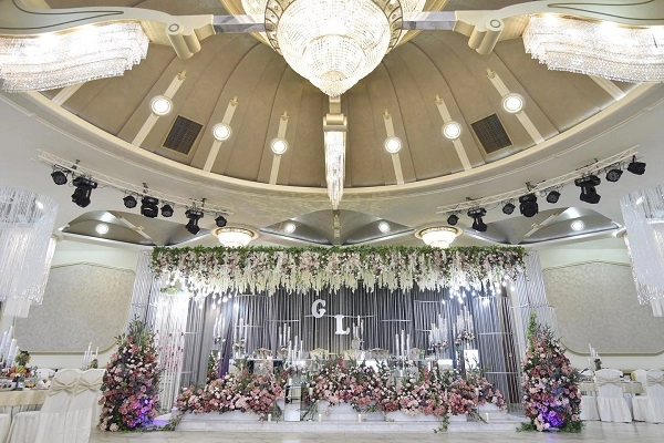 Ресторан Victoria Wedding Hall в Гюмри: Ресторан, Торжества, Мероприятия, Фейерверк, Банкет, Для влюбленных,