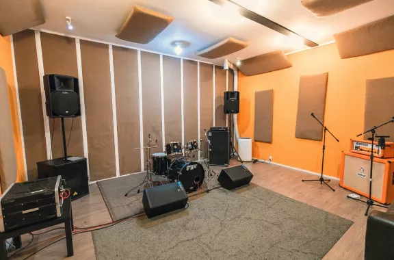 Студия звукозаписи "High-gain studio".