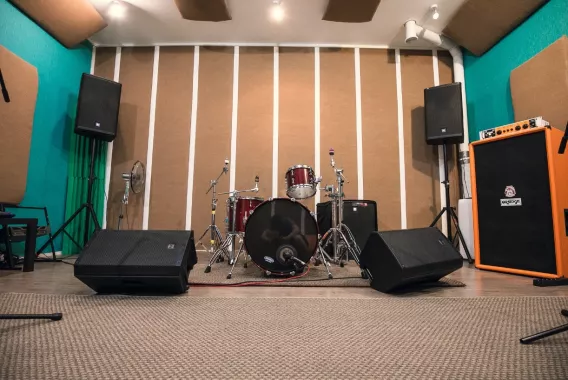 Студия звукозаписи "High-gain studio".