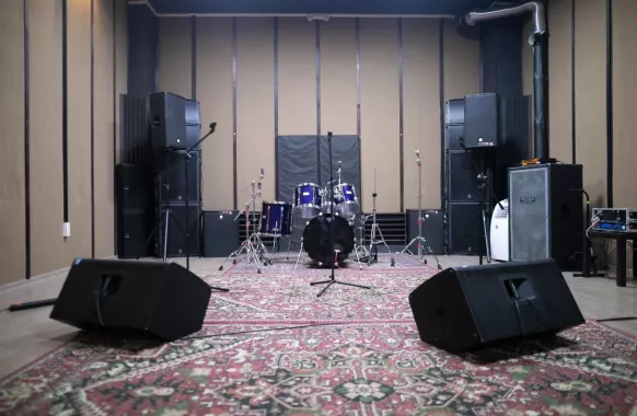 Студия звукозаписи "High-gain studio".