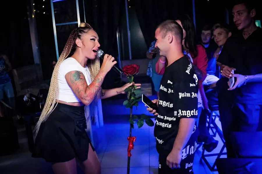 Ночной клуб Friend Zone в Краснодаре: Ночной клуб, Бар, Вкусные коктейли, Танцпол, Танцы, Вкусная Еда,