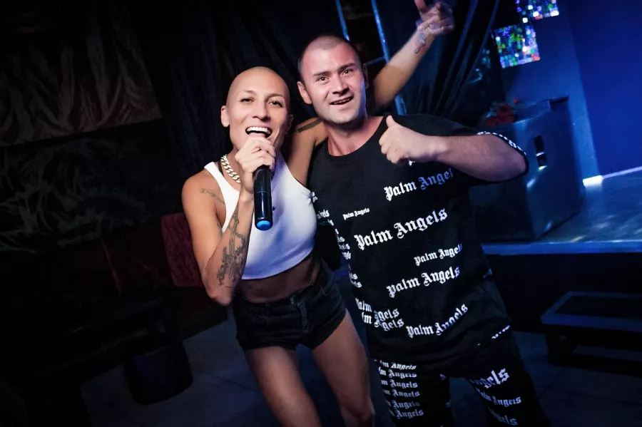 Ночной клуб Friend Zone в Краснодаре: Ночной клуб, Бар, Вкусные коктейли, Танцпол, Танцы, Вкусная Еда,