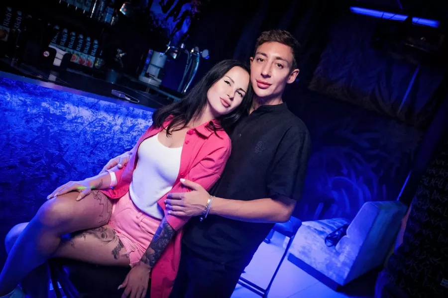 Ночной клуб Friend Zone в Краснодаре: Ночной клуб, Бар, Вкусные коктейли, Танцпол, Танцы, Вкусная Еда,