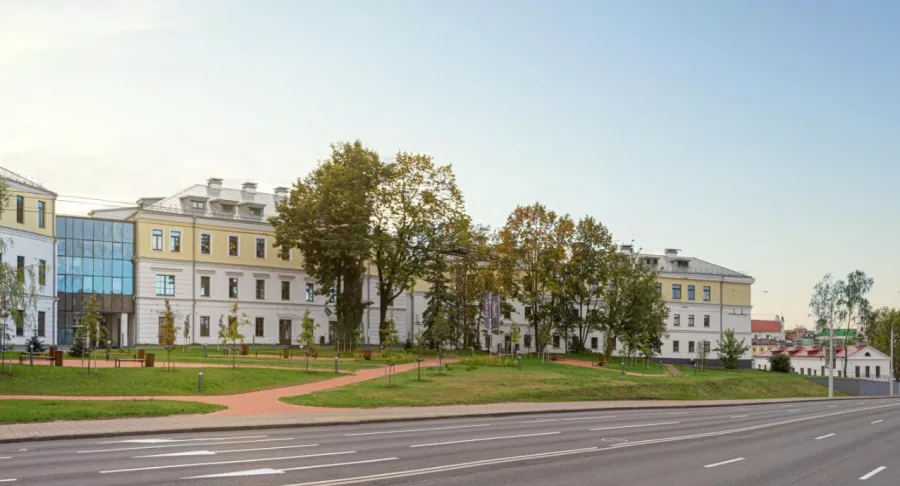 Отель The Basilian Minsk, Curio Collection by Hilton в Минске: СПА-центр, Номера, Фитнес-центр, Бассейн, Завтраки, Бар, Где жить, Конференц-зал, Отель, Ресторан, Гостиница,