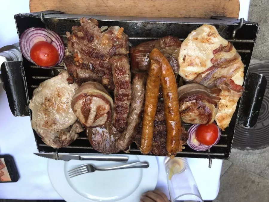 Restoran Lovac в Белграде: Ресторан, Чилим, Покушать,