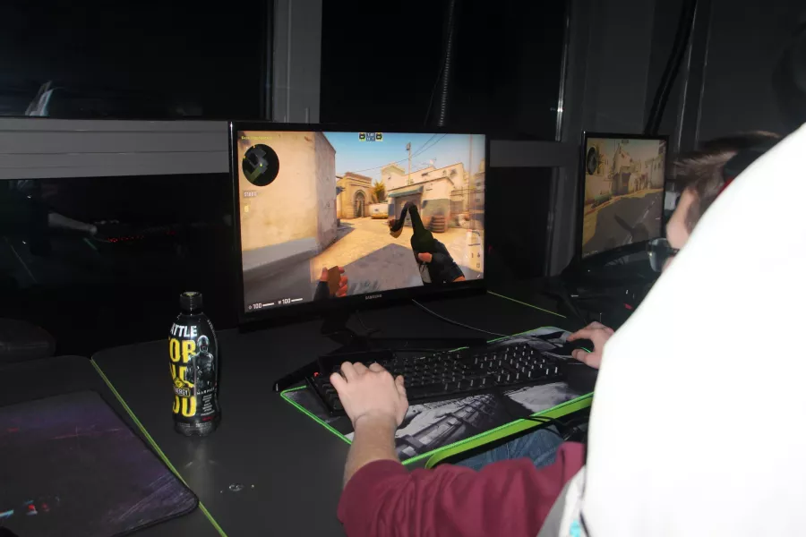 Компьютерный клуб КК в Краснодаре: Чилим, Киберспорт, Кафе, Games, Компьютерные игры, Для души, Компьютерный клуб, Круглосуточно, CS:GO, 24/7,
