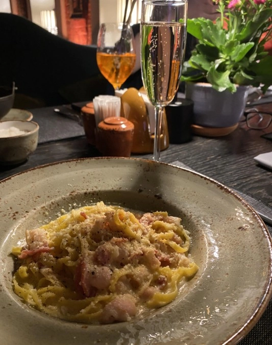 Кафе Мечта в Москве: Русская кухня, Винная карта, Заказ навынос, Летняя терраса, Японская кухня,