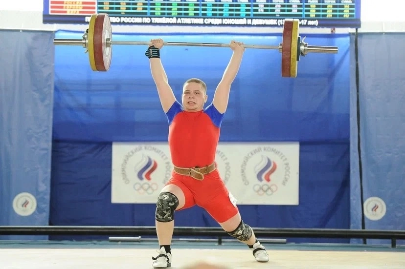 Спортивная школа олимпийского резерва по тяжелой атлетике Краснодарского края в Краснодаре: Развиваться, Тяжелая атлетика, Пауэрлифтинг, Гири, Дисциплина, Следить за здоровьем,