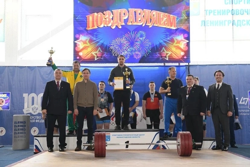 Спортивная школа олимпийского резерва по тяжелой атлетике Краснодарского края в Краснодаре: Развиваться, Тяжелая атлетика, Пауэрлифтинг, Гири, Дисциплина, Следить за здоровьем,