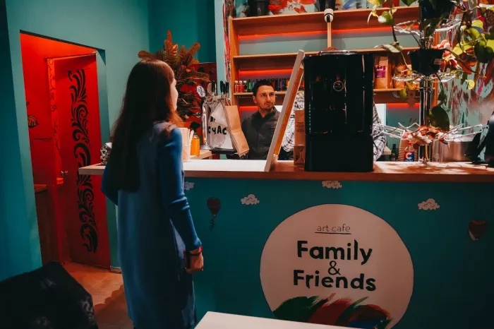Арт-кафе "Family&Friends".