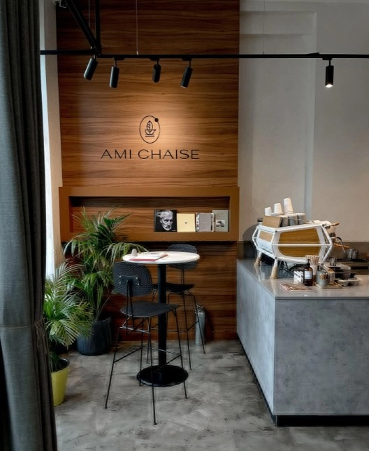 Кафе Ami Chaise в Москве: Завтрак, Заказ столиков, Детское меню, Винная карта, Заказ навынос,