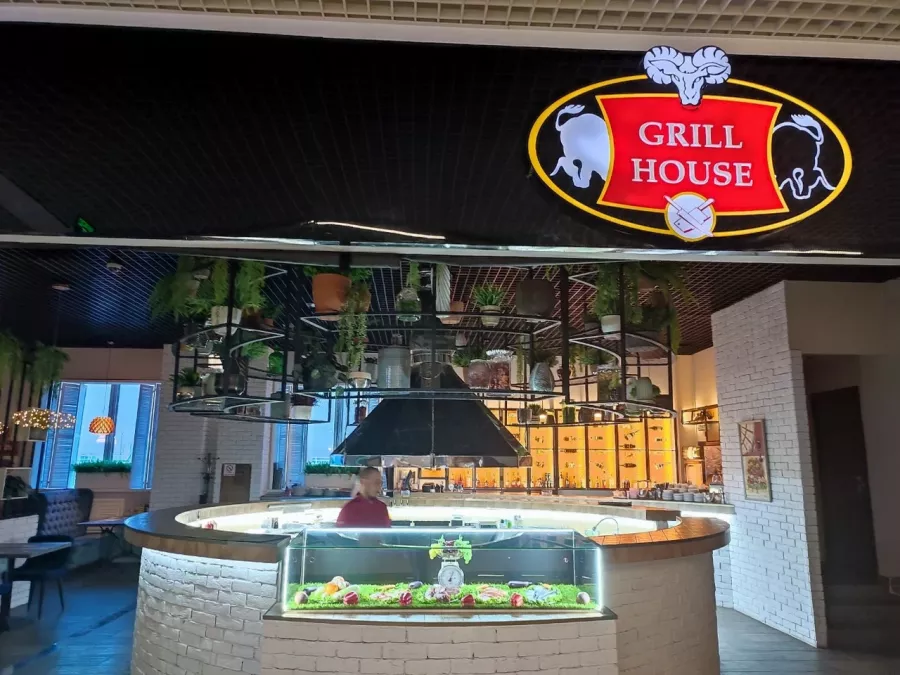Кафе Grill House в Анапе: Еда, Бар, Проведение банкетов,