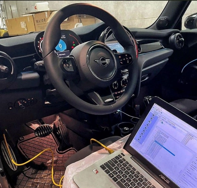 Ремонт ходовой части автомобиля Mini club service в Москве: Замена Колодок, Шиномонтаж, Автомойка, Развал-Схождение, Авто,