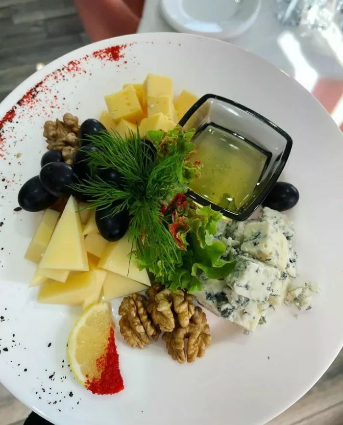 Кафе "Моцарелла".