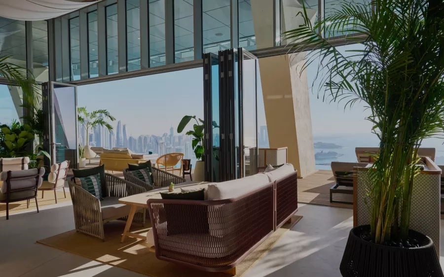 Бассейн Aura skypool lounge в Дубаи: Бассейн на крыше , Пейзаж бассейн , Панорамный вид , Ресторан у бассейна , Самый высокий бассейн ,