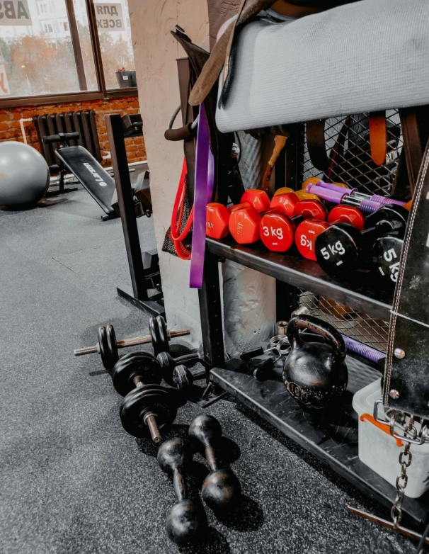 Фитнес-клуб Iron Addiction в Москве: Разовые посещения, Бодифлекс, Йога, Кроссфит, Пилатес, Стретчинг, Персональный тренер, TRX тренировки,