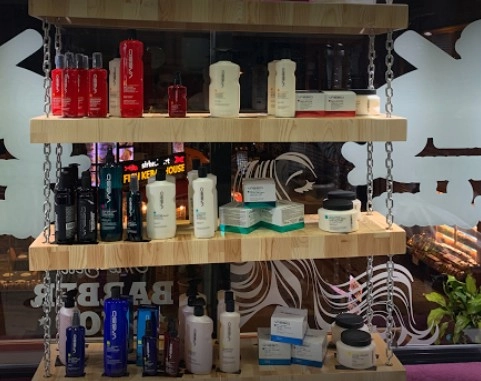Парикмахеркая Arden beauty man&woman hairdresser в Стамбуле: Мужская стрижка, Женская стрижка, Окрашивание волос, Уход за волосами , Маникюр ,