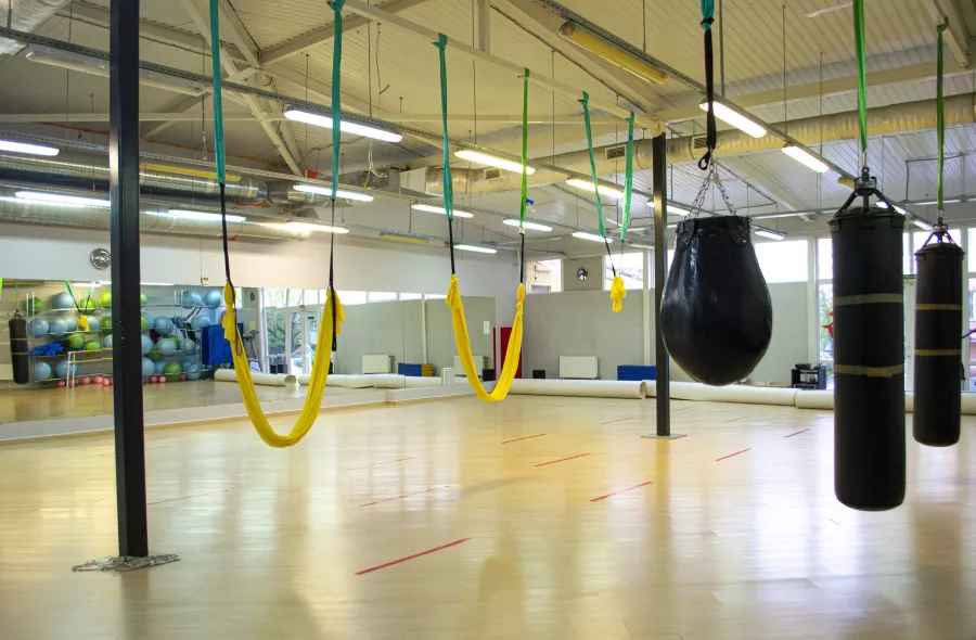 Фитнес-клуб Bull gym в Краснодаре: Йога, Пилатес, Кроссфит, Персональный тренер, Массаж, Настольный теннис, Стретчинг,