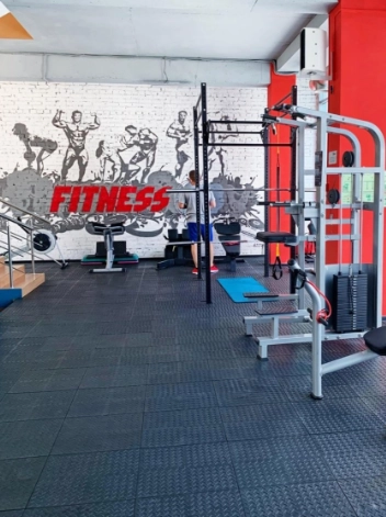 Фитнес-клуб M Fitness в Краснодаре: Танцевальные программ, Hot Iron, TRX тренировки, Кроссфит, Пилатес, Аквааэробика,