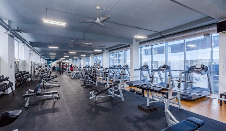 Фитнес-клуб M Fitness в Краснодаре: Танцевальные программ, Hot Iron, TRX тренировки, Кроссфит, Пилатес, Аквааэробика,