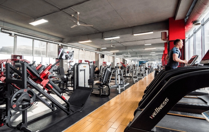 Фитнес-клуб M Fitness в Краснодаре: Танцевальные программ, Hot Iron, TRX тренировки, Кроссфит, Пилатес, Аквааэробика,