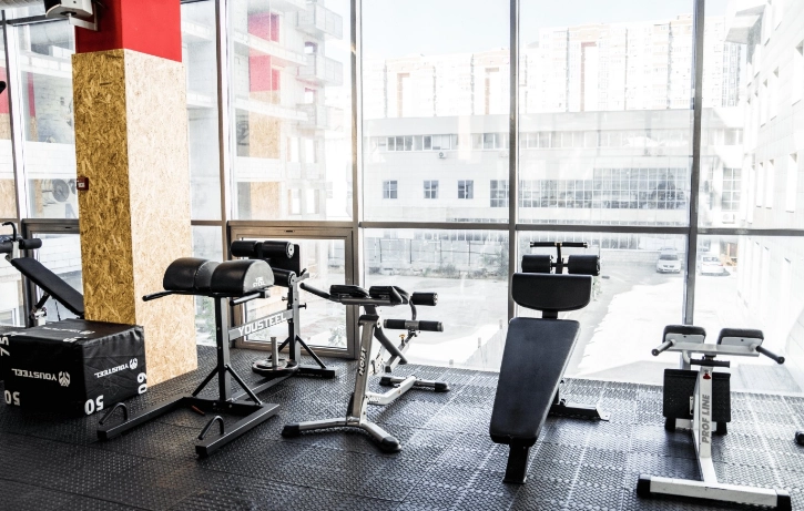 Фитнес-клуб M Fitness в Краснодаре: Танцевальные программ, Hot Iron, TRX тренировки, Кроссфит, Пилатес, Аквааэробика,
