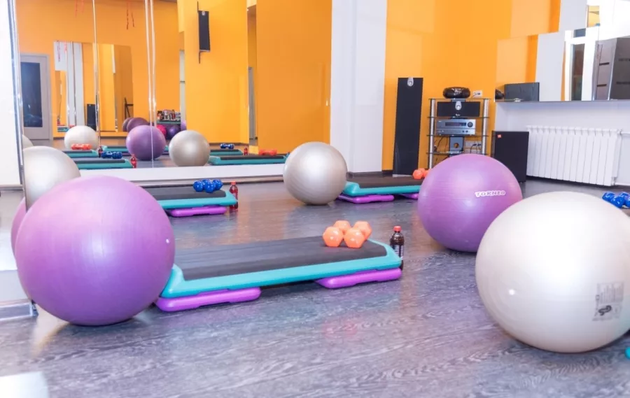 Центр здоровья и красоты Yourfitness в Москве: Разовые посещения, Аэробика, Бодифлекс, Йога, Калланетика, Кроссфит, Пилатес,