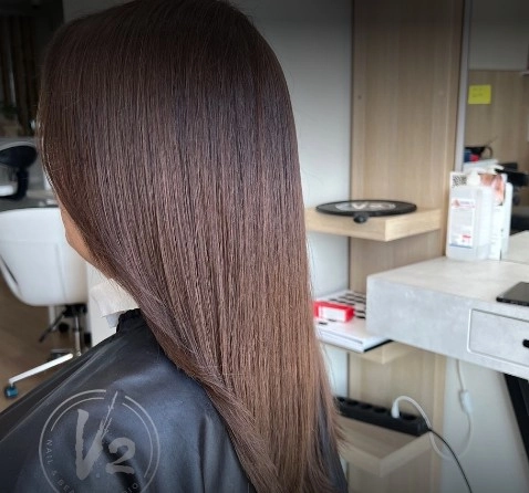 Салон красоты V2 Nail & Beauty Studio в Стамбуле: Маникюр , Педикюр, Стрижка, Окрашивание волос, Прически,