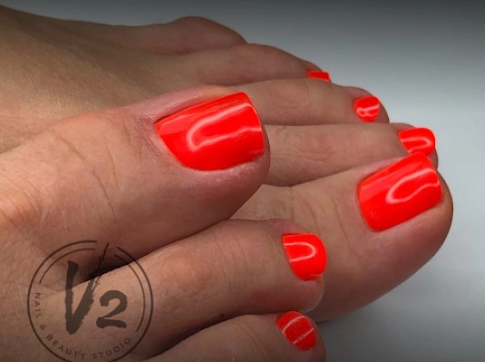 Салон красоты V2 Nail & Beauty Studio в Стамбуле: Маникюр , Педикюр, Стрижка, Окрашивание волос, Прически,
