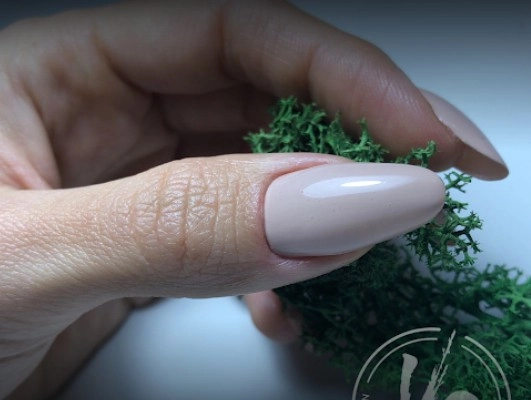 Салон красоты V2 Nail & Beauty Studio в Стамбуле: Маникюр , Педикюр, Стрижка, Окрашивание волос, Прически,