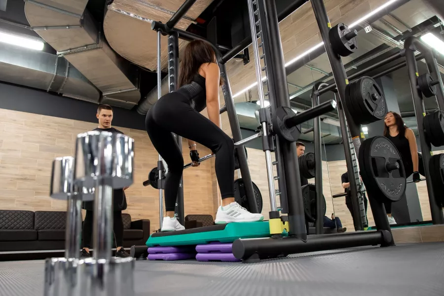 Фитнес-клуб Alex Fitness в Краснодаре: Бодифлекс, Настольный теннис, Кроссфит, Аэробика, Стретчинг, Йога, Боевые искусства, Пилатес,