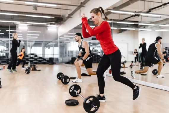 Фитнес-клуб "Alex Fitness".