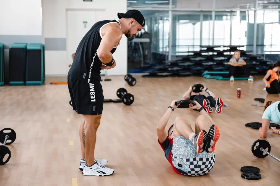 Фитнес-клуб Alex Fitness в Краснодаре: Бодифлекс, Настольный теннис, Кроссфит, Аэробика, Стретчинг, Йога, Боевые искусства, Пилатес,