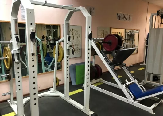 Тренажёрный зал "Matveev-Gym".
